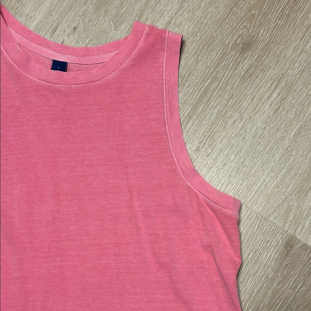 Old Navy Sleeveless Shift Dress with Pockets - Picture 5 of 8